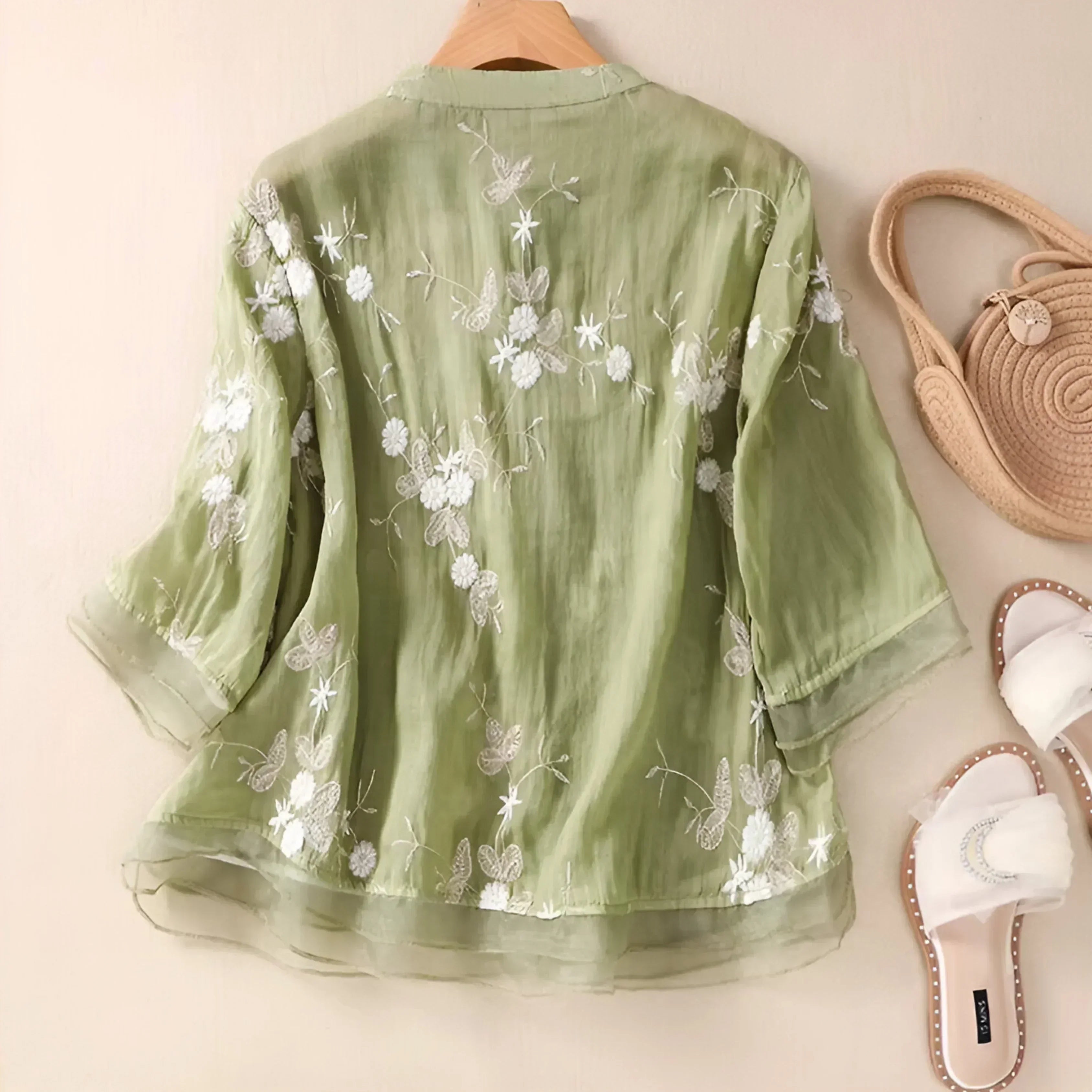 Emilie - Top med broderede blomster