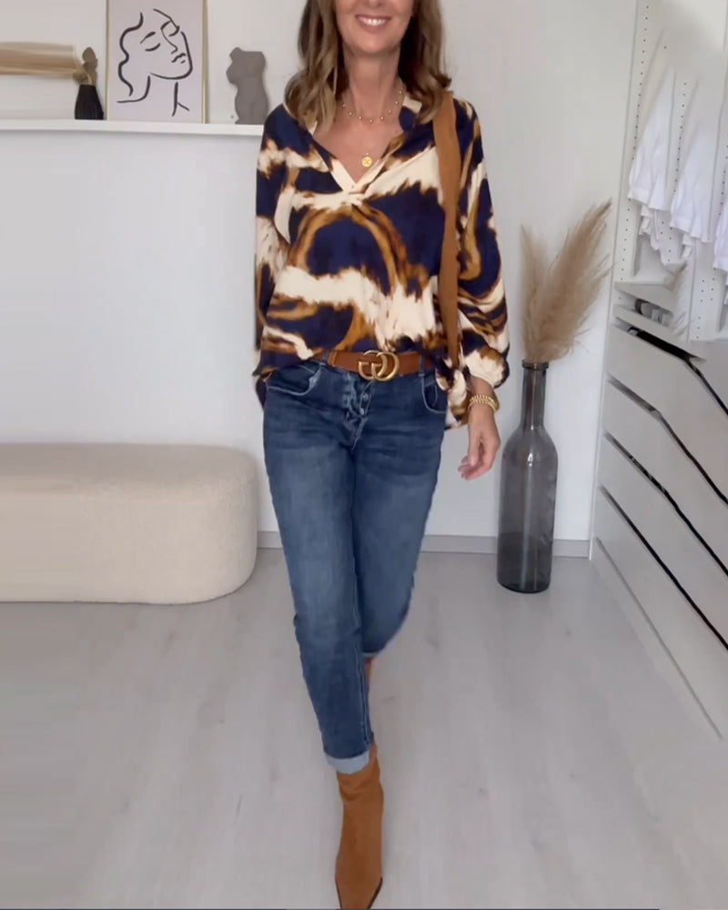 Sofie | Løs bluse med kunstnerisk mønster